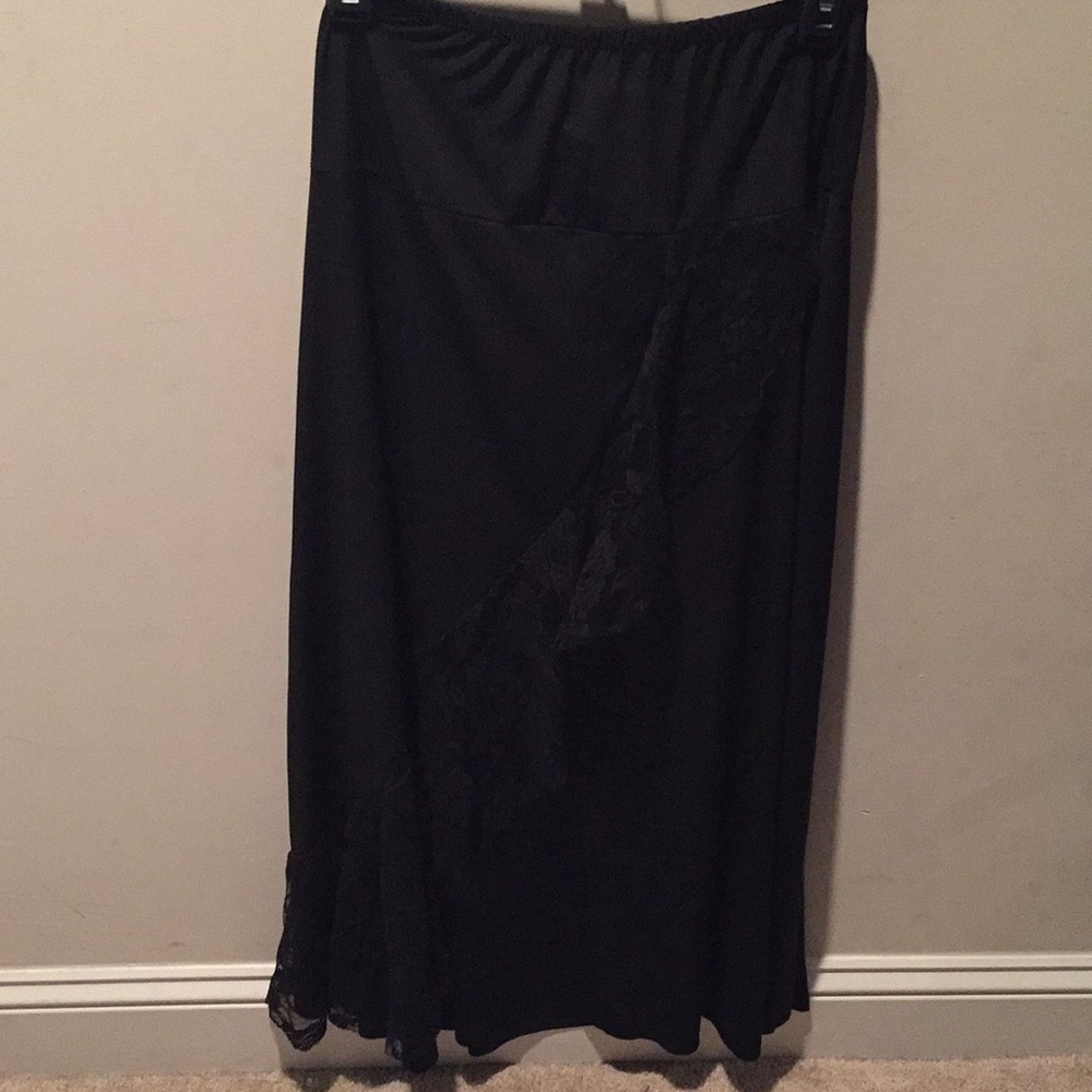 Long lace ruffle Skirt